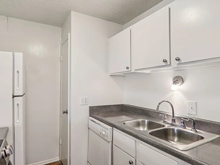 Andover Park Apartments — Photo 18