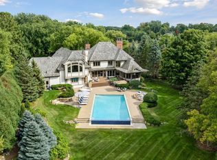 28160 Boulder Bridge Dr, Shorewood, MN 55331