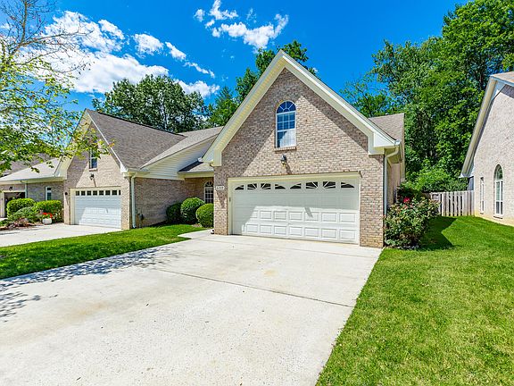 4th image of 6209 Amber Brook Dr