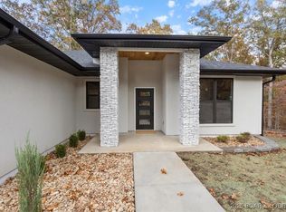 516 Grand Point Blvd, Sunrise Beach, MO 65079
