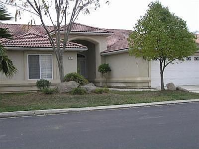 2nd image of 12 1/2 Breeze Way
