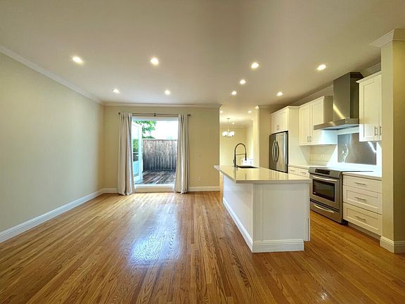 3rd image of 3830 Divisadero St APT 104