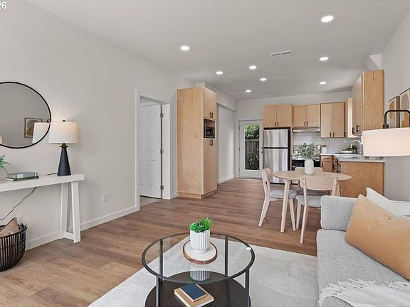 4th image of 7725 SE 77th Pl
