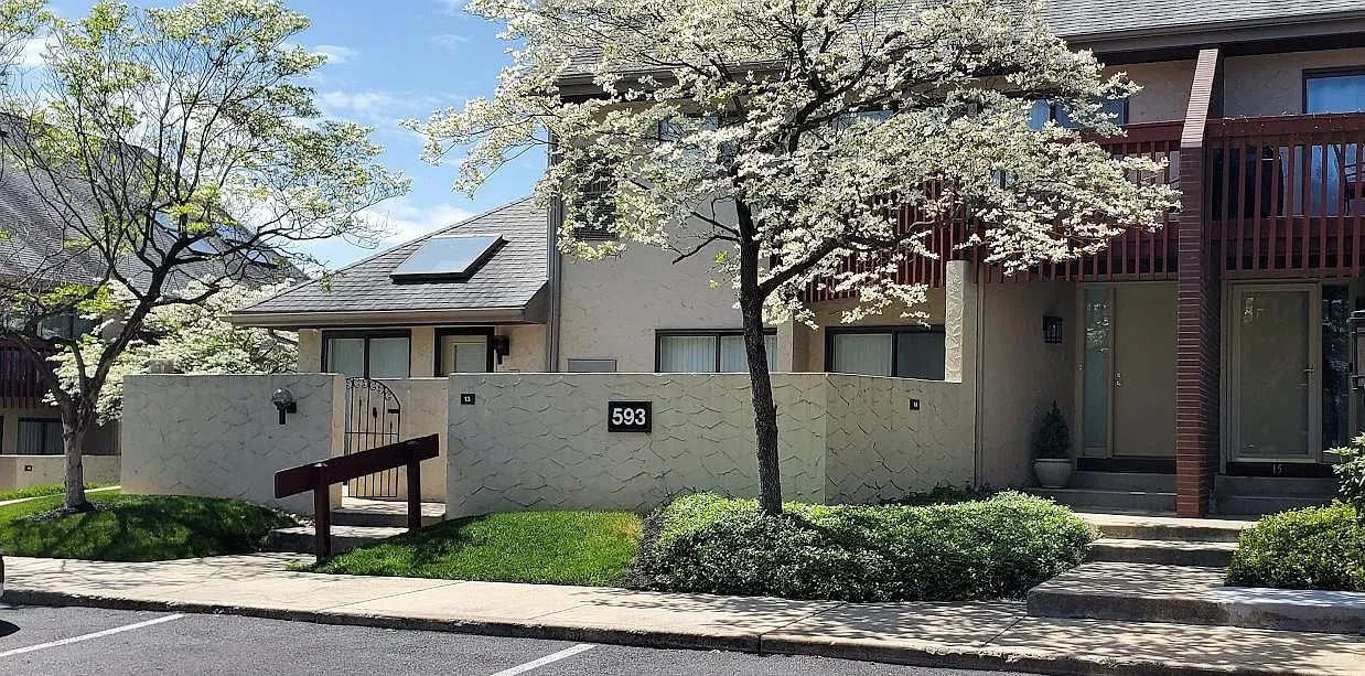 2 bed, 1100 sqft, $2,499 — Photo 1
