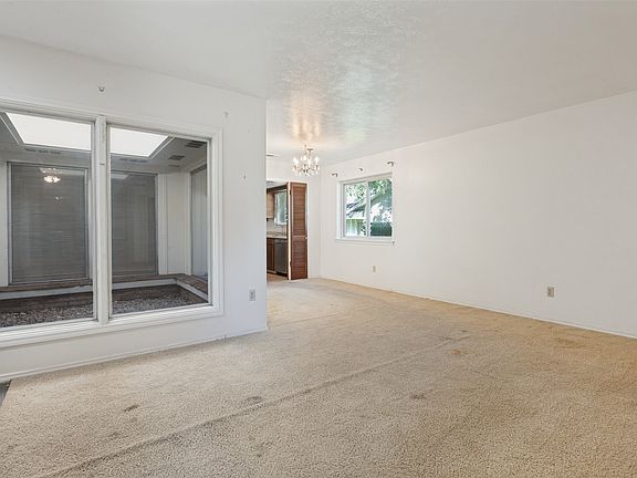 4th image of 1633 Hanging Cliff Dr