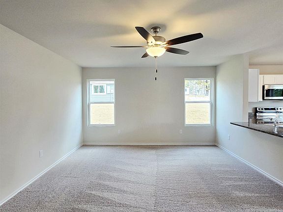 3rd image of 1710 Meadow Ln