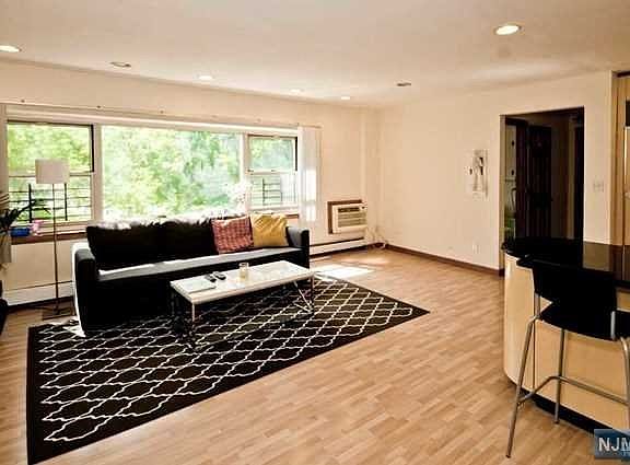 4th image of 1565 Center Ave #4C-654C