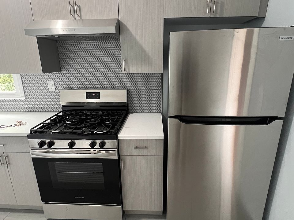 1st image of 50 Dewey St APT 3