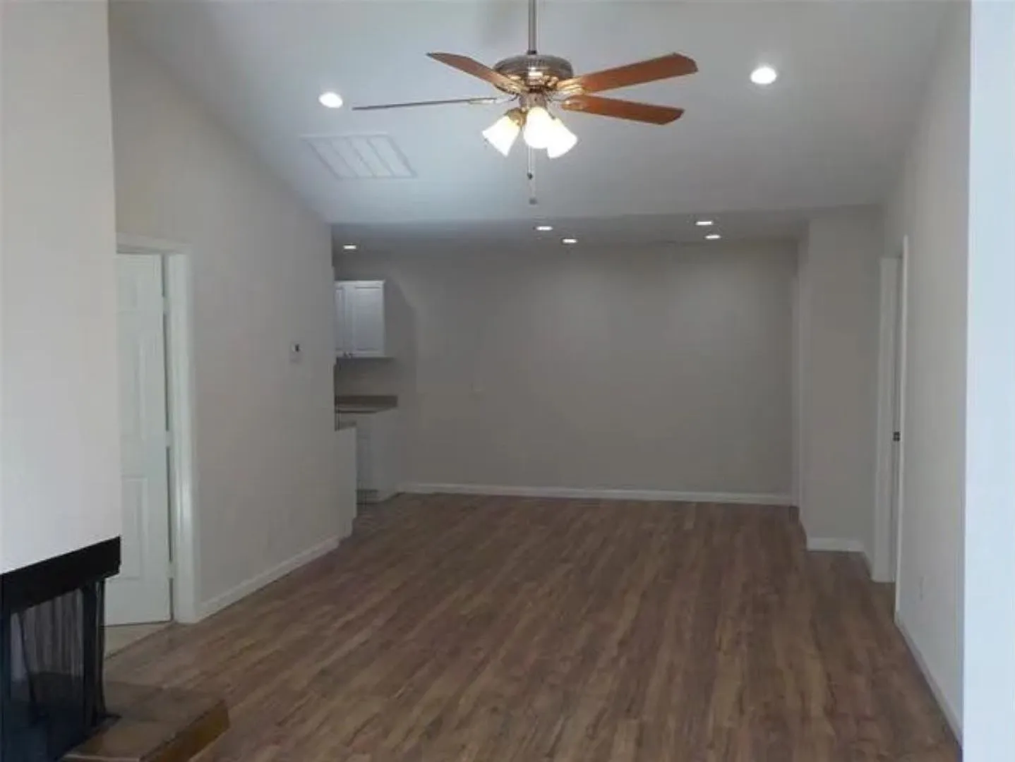 Lakeview Loft Condos — Photo 2