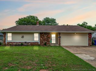 5700 S Birch Ave, Broken Arrow, OK 74011