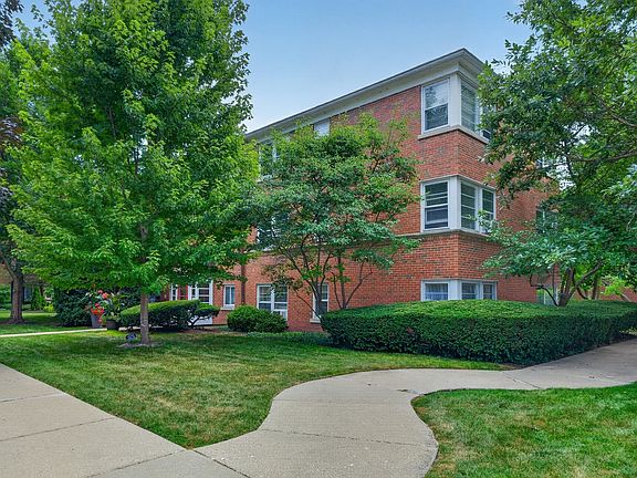 2nd image of 2541 Bennett Ave APT 1