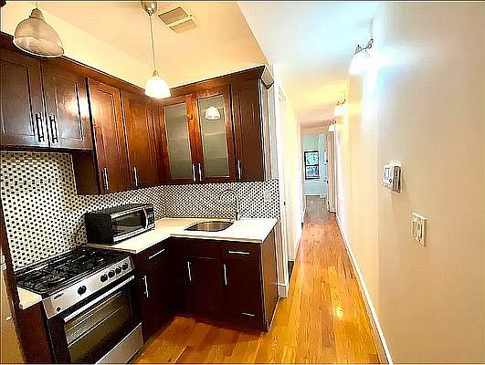 2nd image of 938 Lafayette Ave #1F