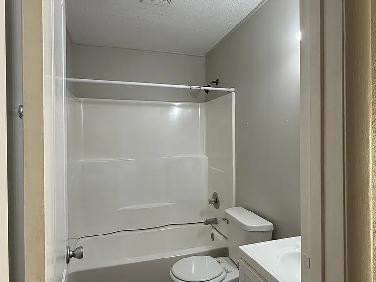 6048 Dickson Rd — Photo 9