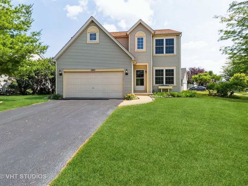 2nd image of 1802 Country Oaks Dr
