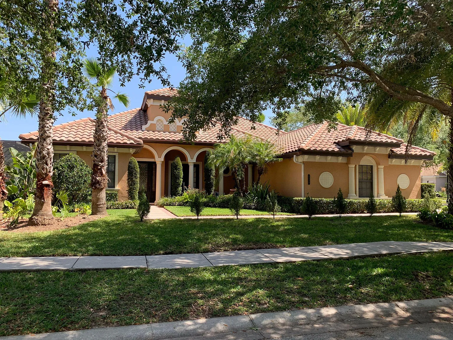 5 bed, 3500 sqft, $4,250 — Photo 3