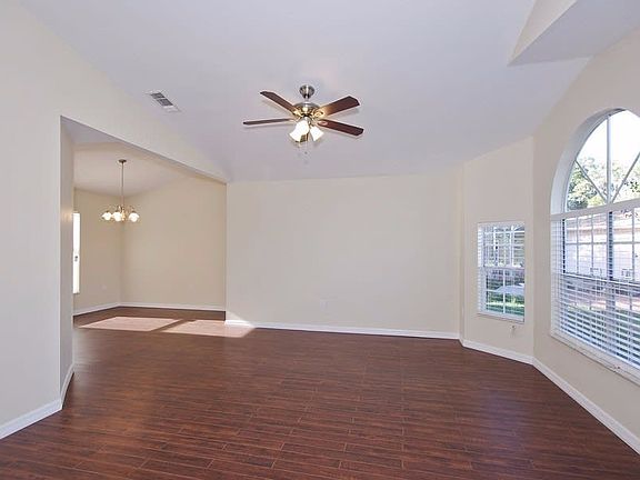 4th image of 900 Lacey Oaks Ct