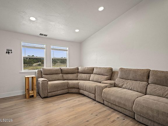 5th image of 2424 Cartwright Rd