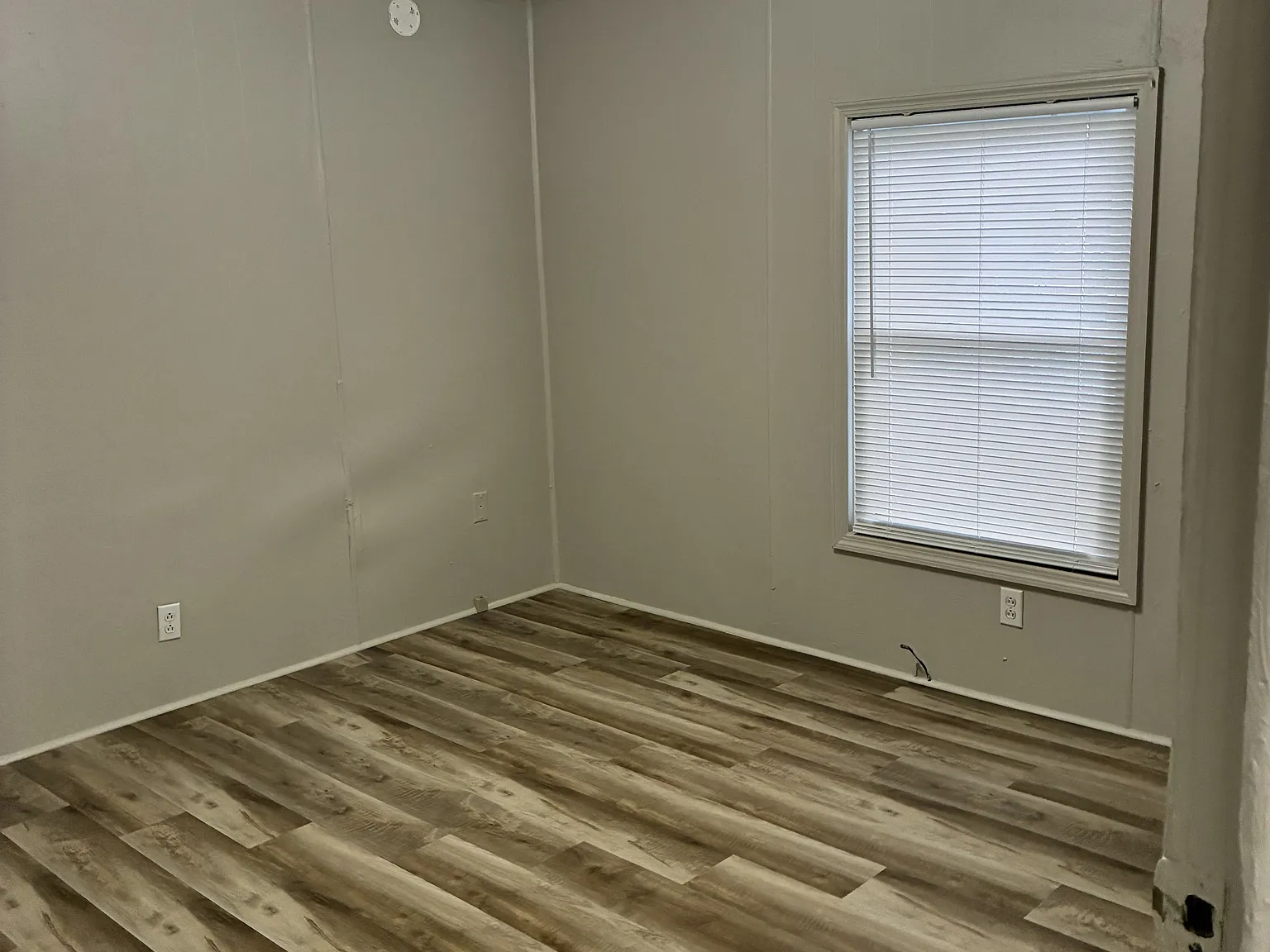 3 bed, 864 sqft, $1,250 — Photo 4