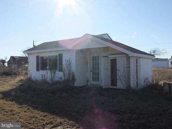 5th image of 1213 Horse Point Rd