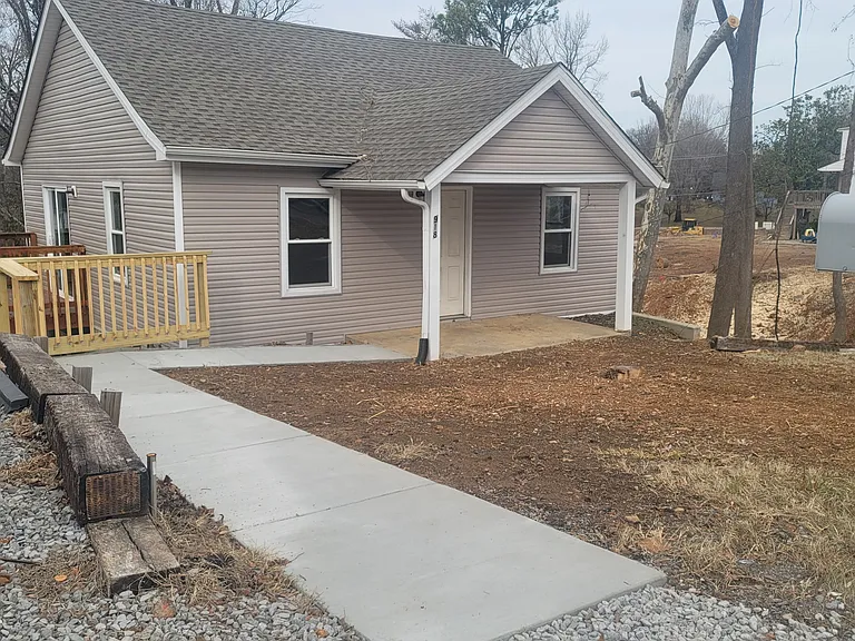 918 Cumberland Dr — Photo 3