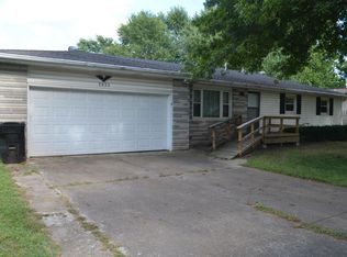 3836 S Farm Road 135, Springfield, MO 65807