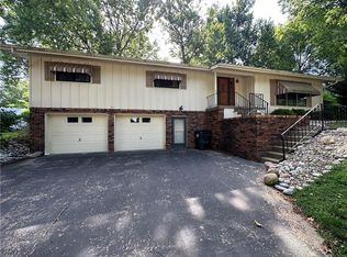 3901 Miller Rd, Saint Joseph, MO 64505
