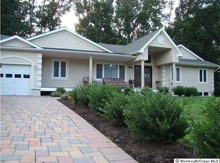 18 Hillside Ter, Ocean, NJ 07712