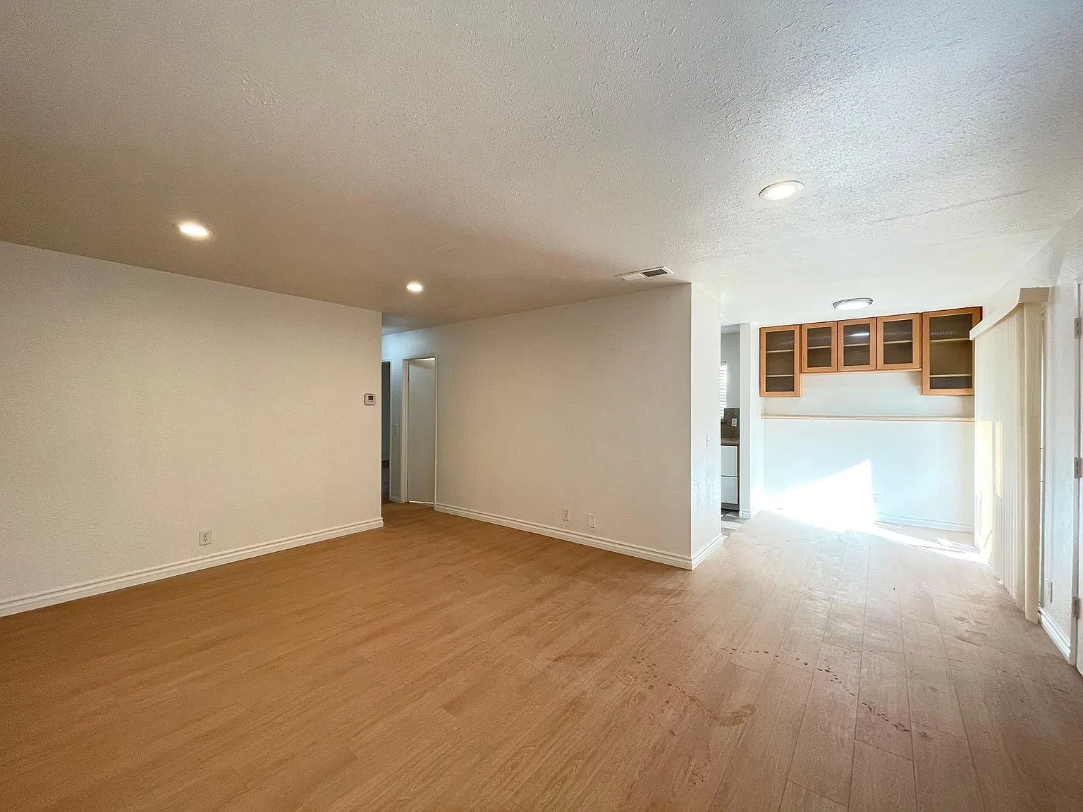 2 bed, 820 sqft, $2,500 — Photo 1