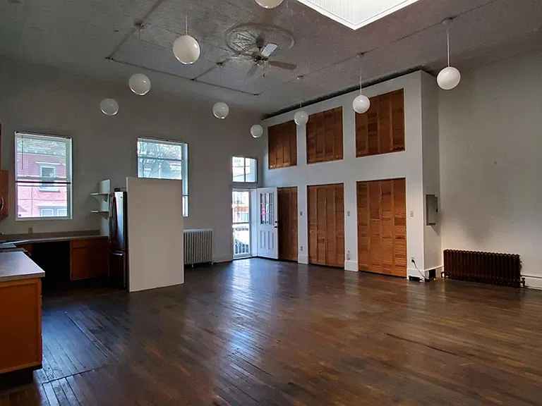 1704 Mary St — Photo 3