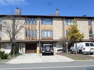 231 Grantwood Blvd, Palisades Park, NJ 07650