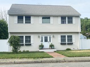 7 Cedarwood Rd, Gloucester, MA 01930