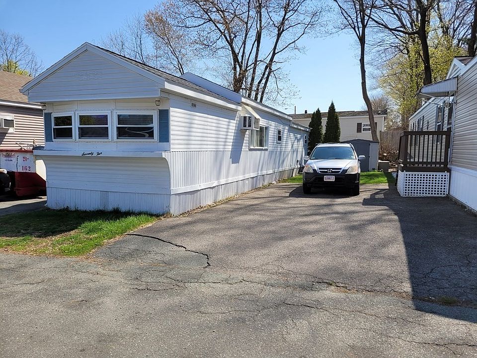 1st image of 286 Newbury St Lot 75