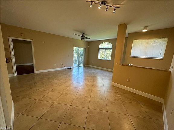 5th image of 6361 Aragon WAY #207