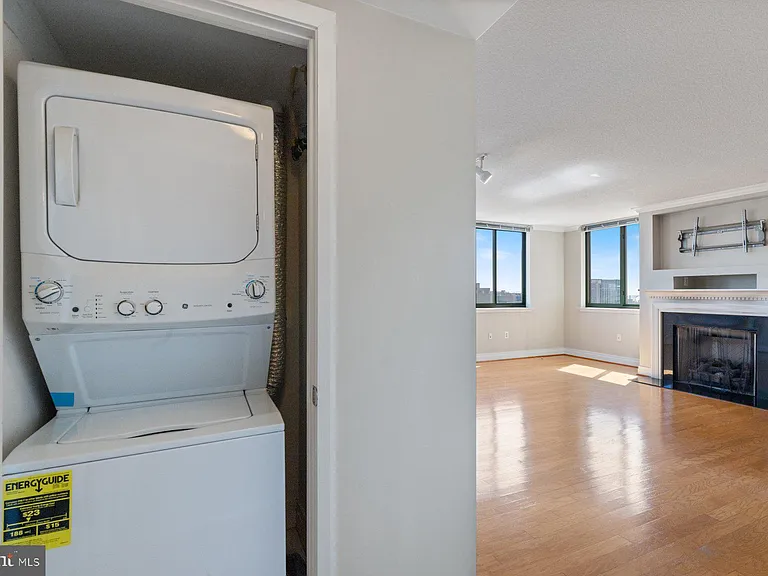 414 Water St #2512 — Photo 25