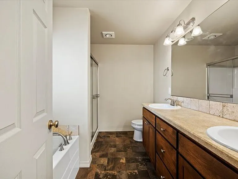 416 Rose St — Photo 11