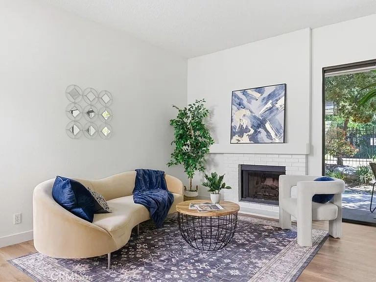 4900 N Grand Ave #103 — Photo 4