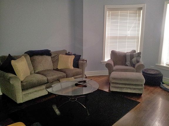 3rd image of 4630 N Kenmore Ave #1