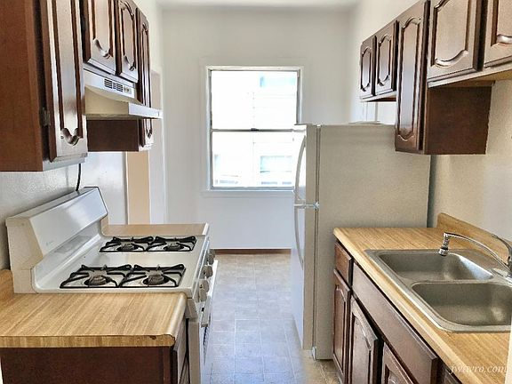 3rd image of 1808 Fulton St APT 10
