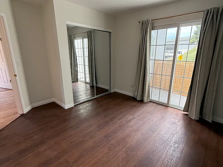 2446 S Centinela Ave — Photo 53