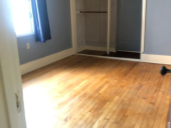 5th image of 3824 W Sheridan Ave