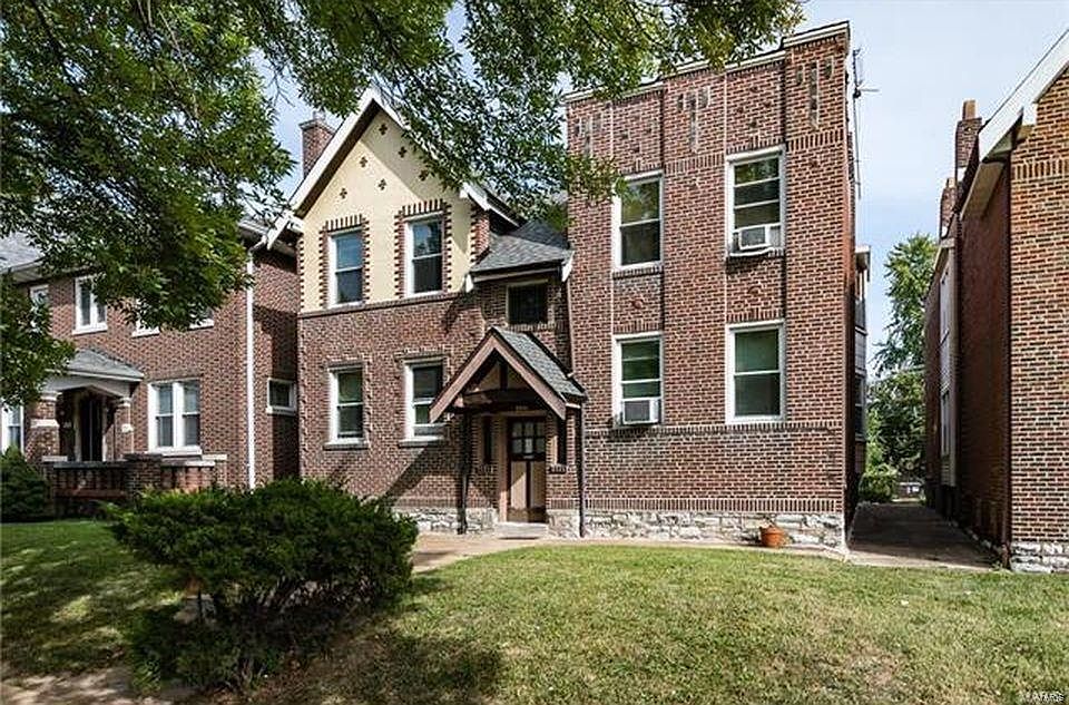 1st image of 4714 S Grand Blvd