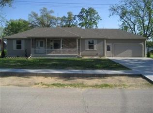 204 N Madison St, Knox, IN 46534