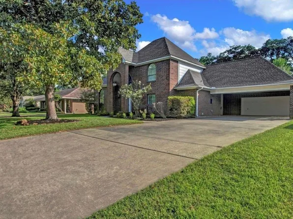 611 N Hickory St, Tomball, TX 77375