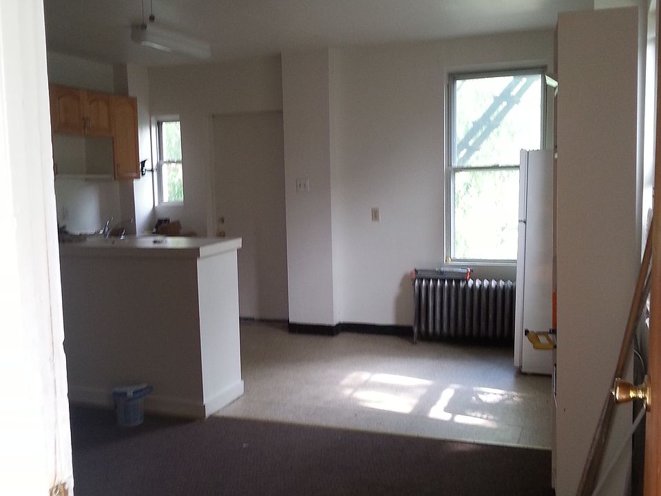 2nd image of 4524 Springfield Ave APT 2R