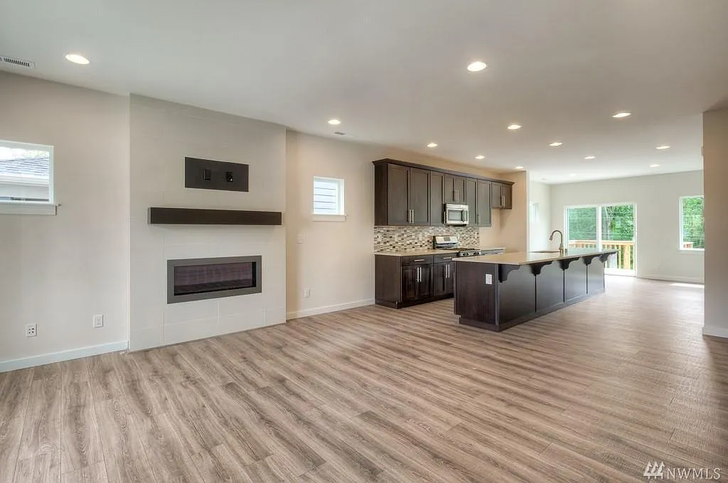4 bed, 3.5 bath, 2225 sqft, $3,500 — Photo 1