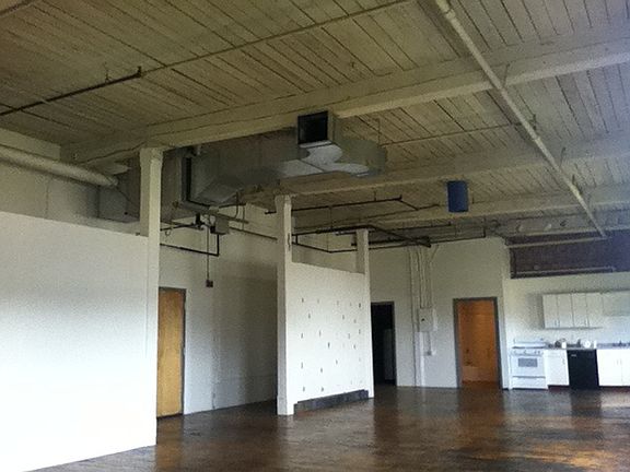 5th image of 669 Elmwood Ave Unit C4