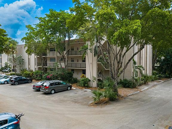 2nd image of 469 N Pine Island Rd APT B308