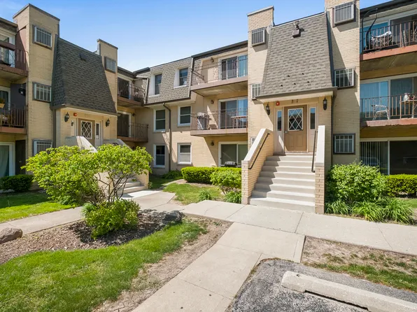 812 N River Rd Unit 3B, Mount Prospect, IL 60056
