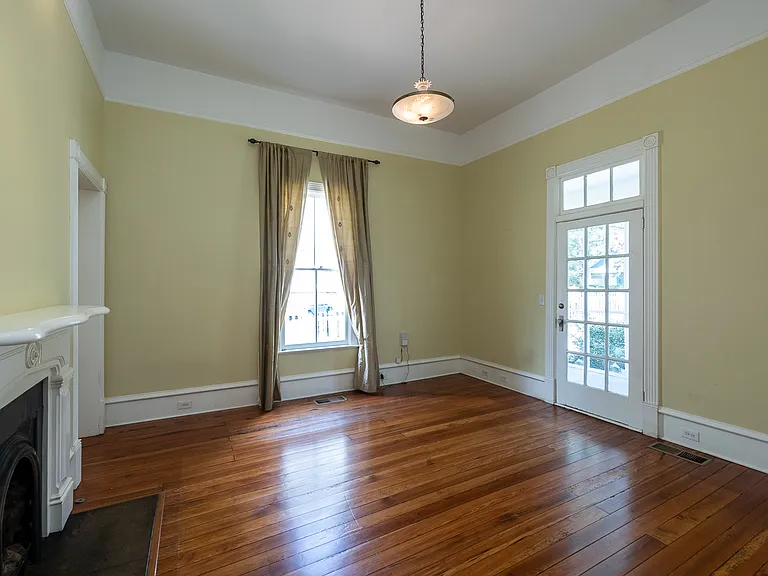 765 Woodland Ave SE — Photo 5