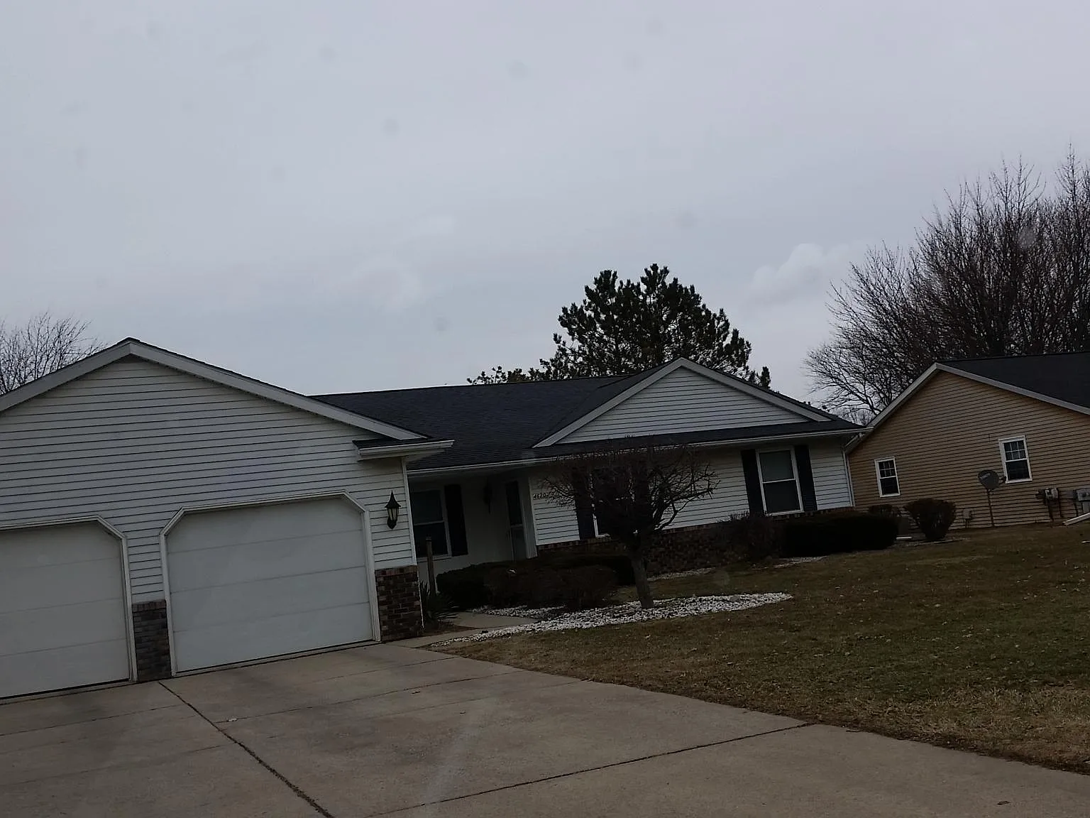 2 bed, 1000 sqft, $1,175 — Photo 3